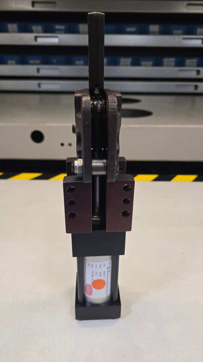 DESTACO 860-R3-C3 - PNEUMATIC HEAVY DUTY ACTION CLAMP SPECIAL - 860-205