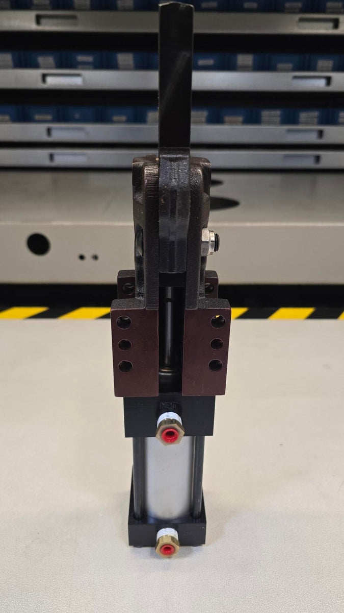 DESTACO 860-R3-C3 - PNEUMATIC HEAVY DUTY ACTION CLAMP SPECIAL - 860-205