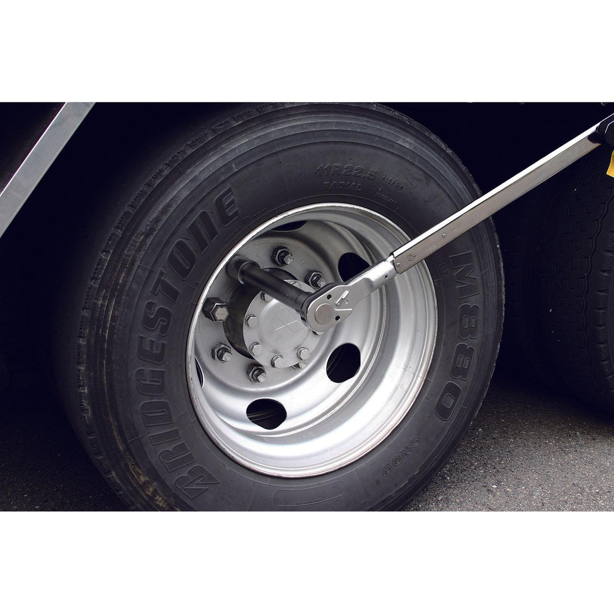 Ko-ken 8102M.400-32 1 Sq. Dr. Extra Long Wheel Nut Socket  32mm 6 point Length 400mm